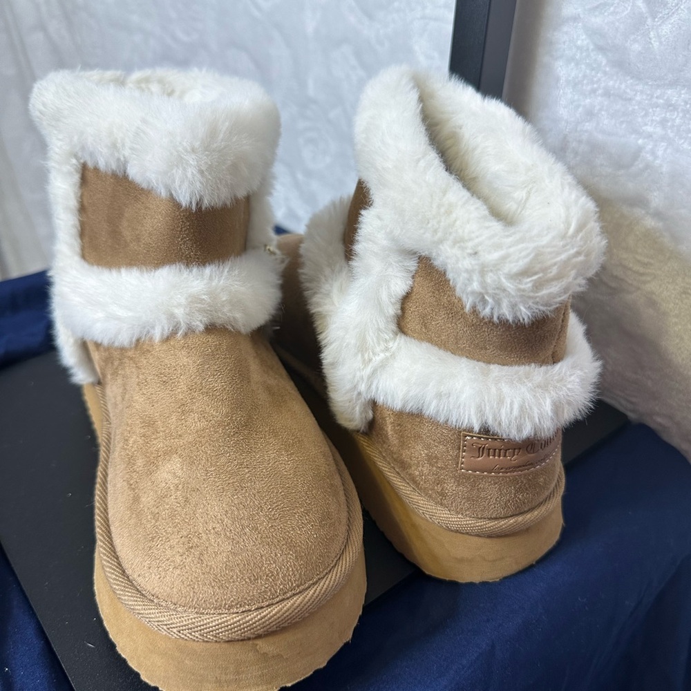 Juicy Couture Brown Boots with Cream Faux Fur